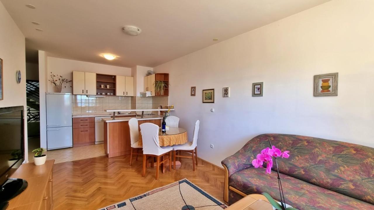 Apartment Cesarica Omiš Εξωτερικό φωτογραφία